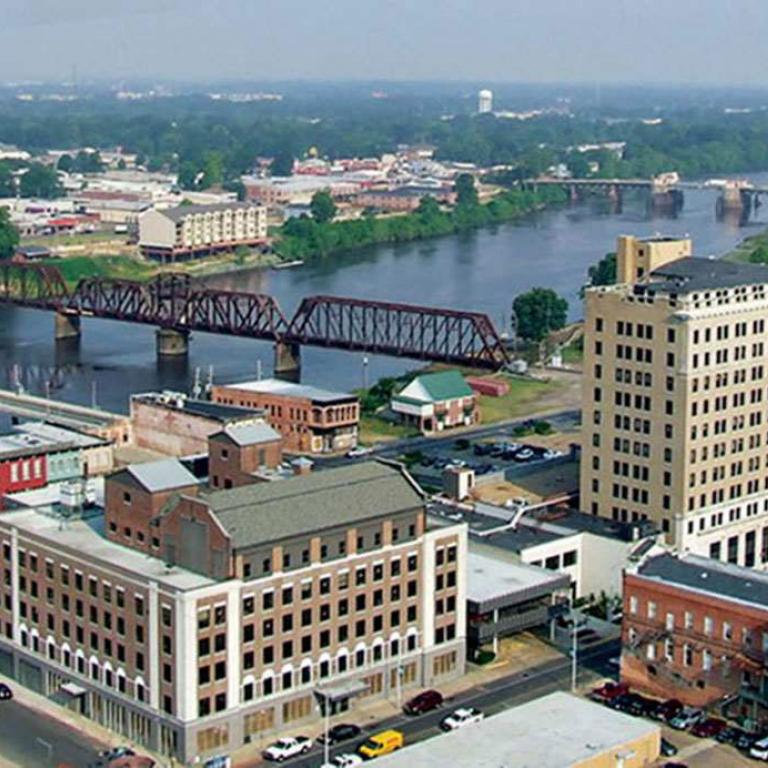 Photo of the skyline in Monroe, Louisiana